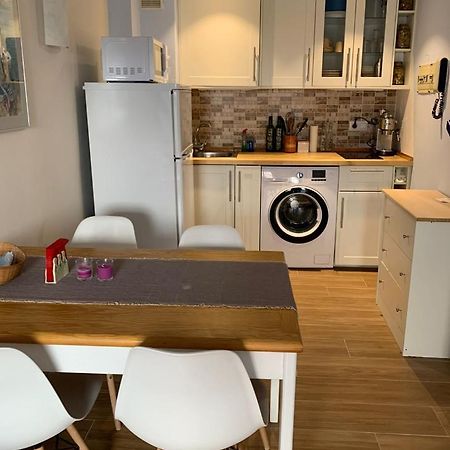 Cosy Apartment In L Escala, 7 Mins Walk To The Closest Beach, Riells L'Escala Exterior photo